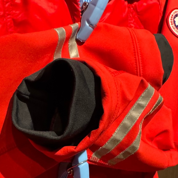 🇨🇦 Canada Goose Hybridge Jacket Small Red - Picture 16 of 16